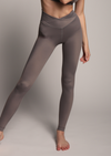 V Waist Leggings - The New Basics '25